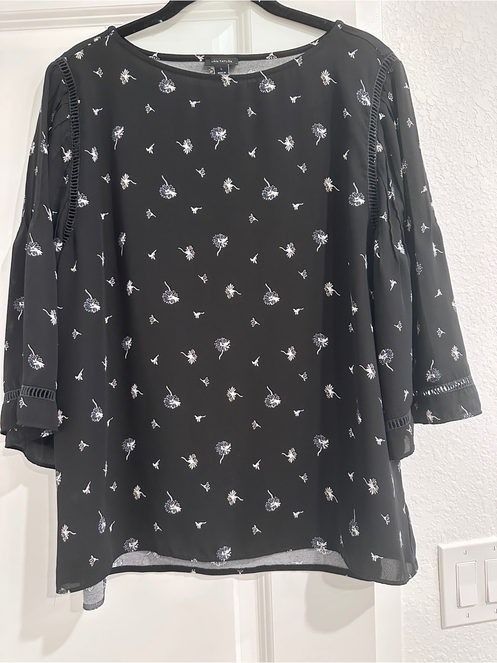 Ann Taylor Black Floral Bell Sleeve Blouse Size L Ladder Trim
